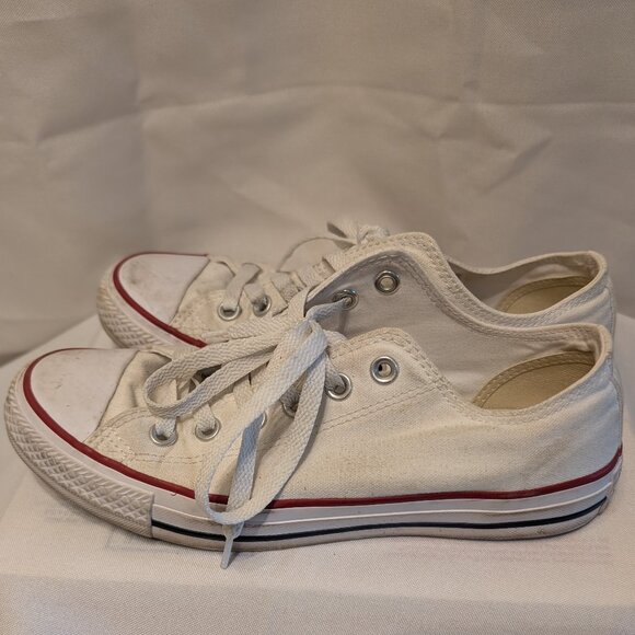 Converse White Canvas Sneakers with Red Accents - Picture 4 of 9